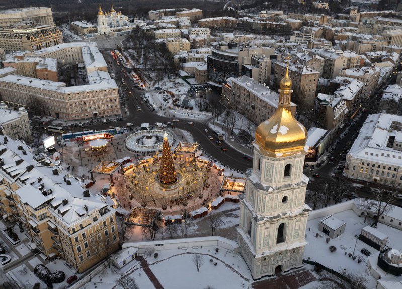 基辅去年十二月廿一日降下冬季第一场雪，乌克兰冬季均温在摄氏零下10度左右。美联社(photo:UDN)