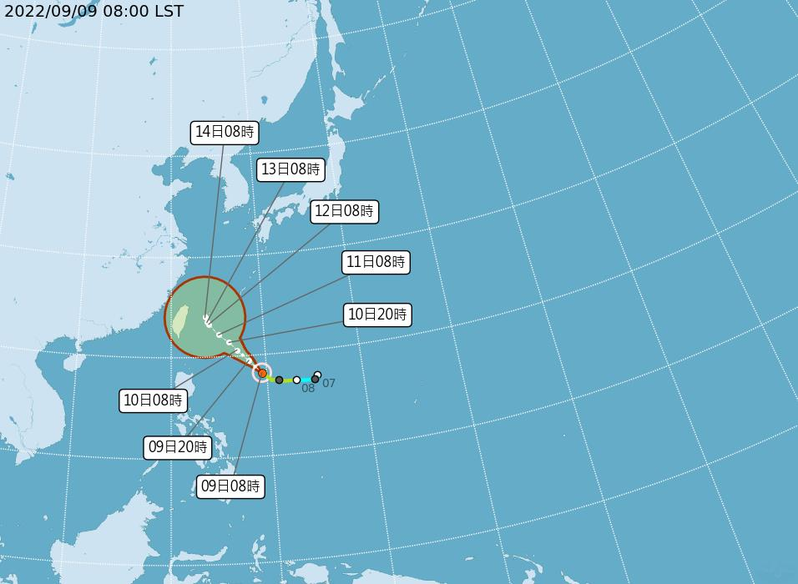 梅花颱風目前位於呂宋島東方海面，大致朝西北移動，下周一來到台灣東方海域後，有逐漸北轉的趨勢，不過北轉角度以及位置仍有較大的變化空間。圖／取自氣象局網站