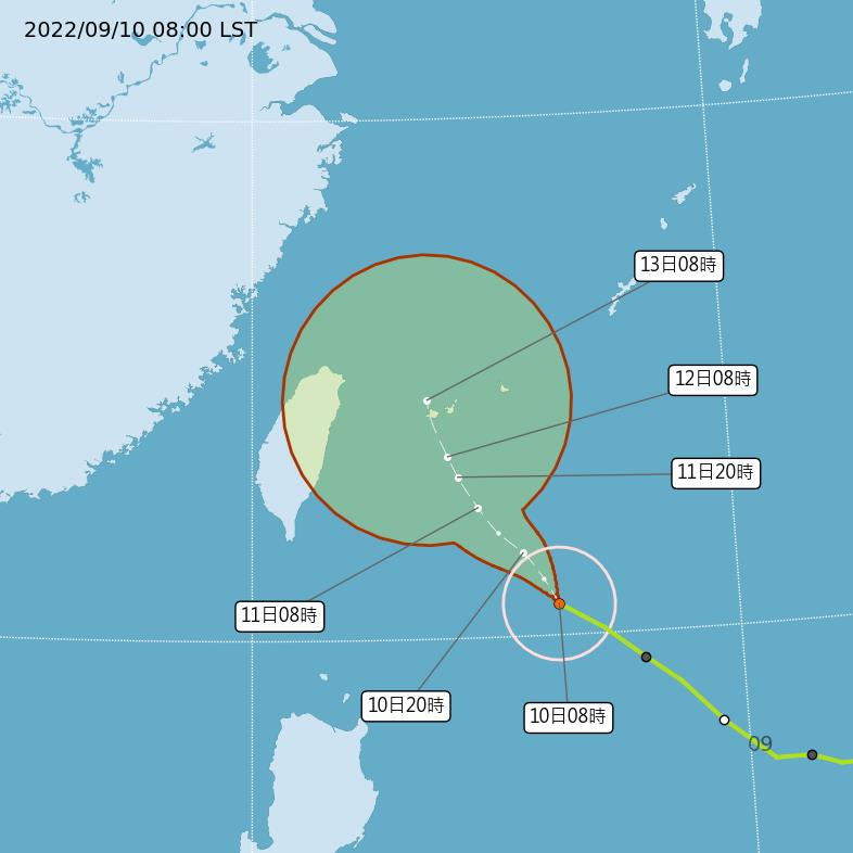 梅花颱風目前位於台灣東南東方600公里，仍持續朝西北方移動。圖／氣象局提供