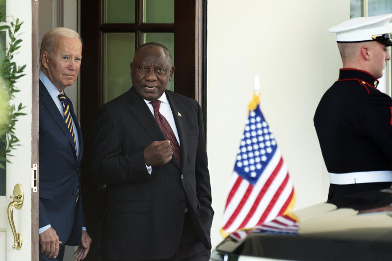 美国总统拜登今天在白宫会见南非总统拉玛佛沙。 美联社(photo:UDN)