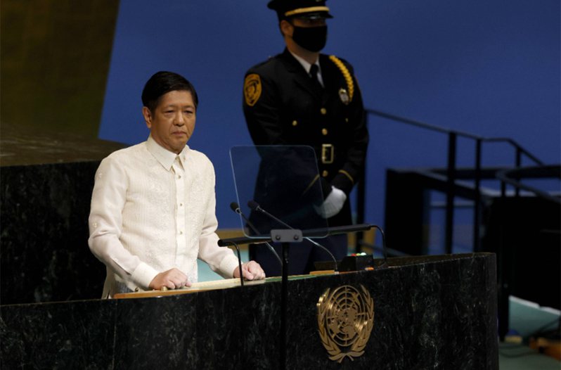 菲律宾总统小马可仕今天首度在联合国大会总辩论发言，谈「联合国海洋法公约」、气候变迁、地缘政治对立及贫富国家鸿沟。 法新社(photo:UDN)
