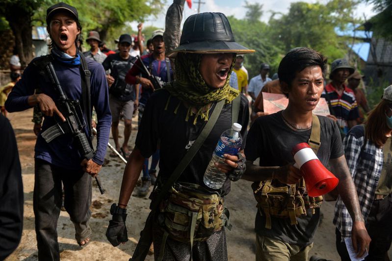 2021年2月军方发动政变夺权以来，缅甸一直处于混乱状态。据当地监测组织，近2300名平民在镇压异议行动中丧生。图／法新社(photo:UDN)