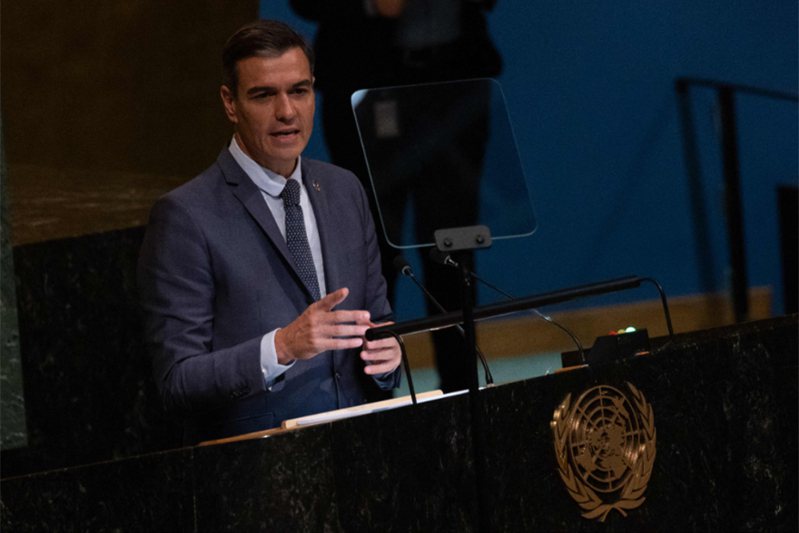 西班牙首相桑杰士（Pedro Sánchez）在国会上宣布最新的援助方案。 法新社(photo:UDN)