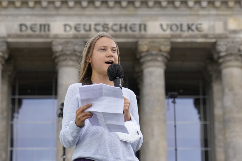 现年19岁的瑞典气候活动家童贝里近日表示「未来将不会从政」，更认为政治「有毒」。美联社(photo:UDN)
