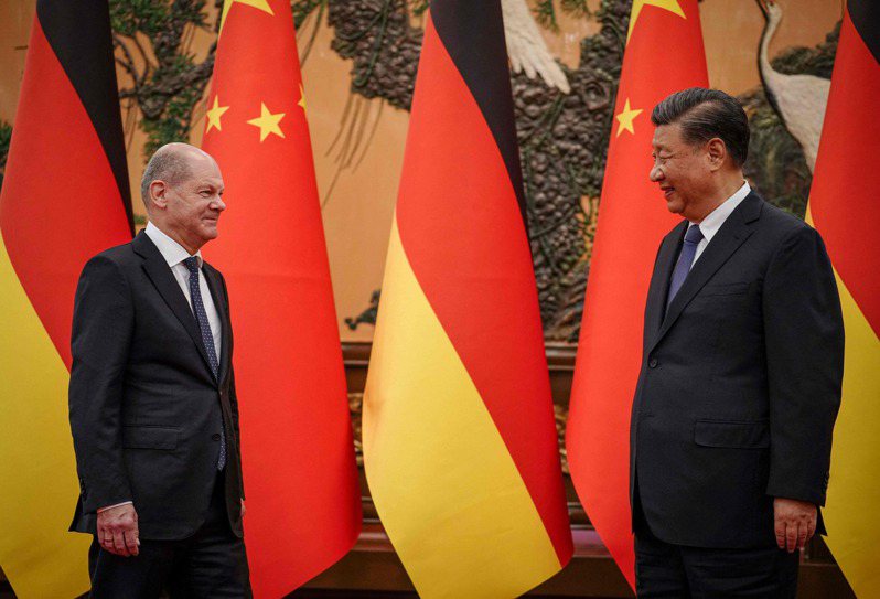 大陆国家主席习近平（右）与德国总理萧兹（左）举行会谈。法新社(photo:UDN)