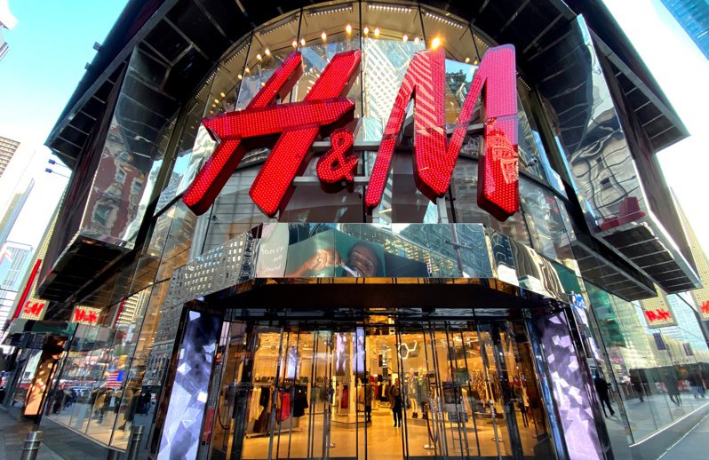 瑞典快时尚业者H&M表示，该公司将在全球裁员约1,500人。路透(photo:UDN)