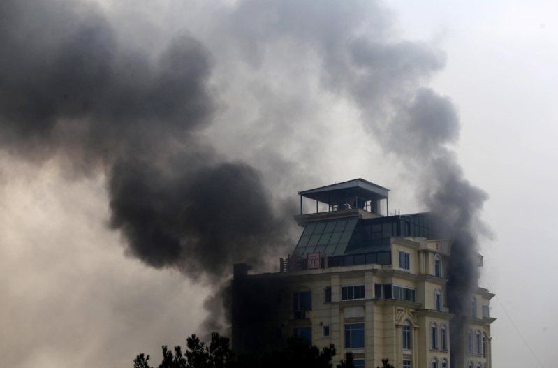 阿富汗首都喀布尔一间旅馆遇袭。 欧新社(photo:UDN)