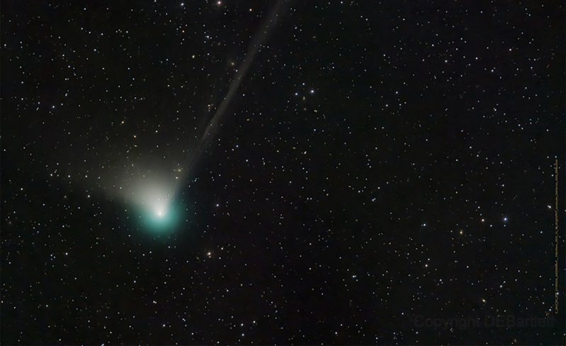 天文学家表示，一枚新近发现的彗星在未来数週将划过地球和太阳，为5万年来首见，届时这一景象也许肉眼可见。法新社(photo:UDN)
