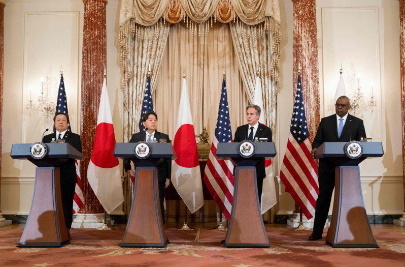 美日「2加2」會議11日在華府落幕，左起為日本防衛大臣濱田靖一、日本外相林芳正、美國務卿布林肯、國防部長奧斯丁。圖／法新社