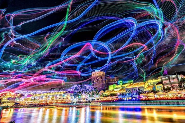 桃園燈會－新加坡「GoFlyKite」無線風箏團隊熱力演出。　圖：桃園市政府觀光旅遊局／提供
