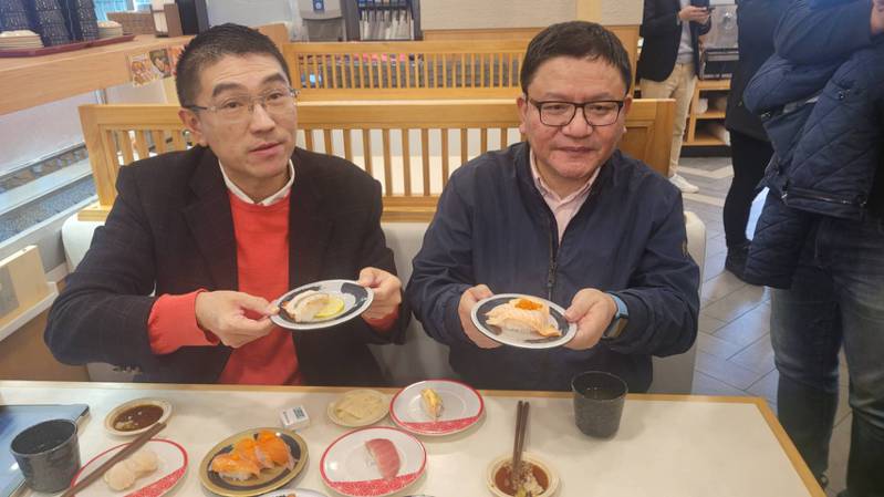 基隆將首辦高獎金壽司大賽，市長謝國樑（左）說，將扶植壽司餐飲產業鏈。記者游明煌／攝影