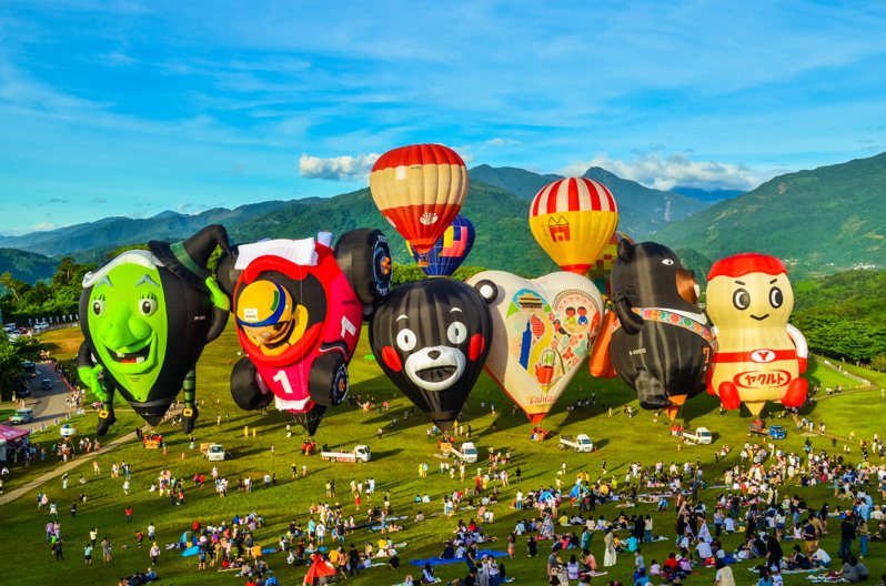 台東縣政府今天公布「2023台灣國際熱氣球嘉年華」將於6月30日登場，不僅活動規模擴大，也是歷年來最長天數達60天。圖／台東縣政府提供