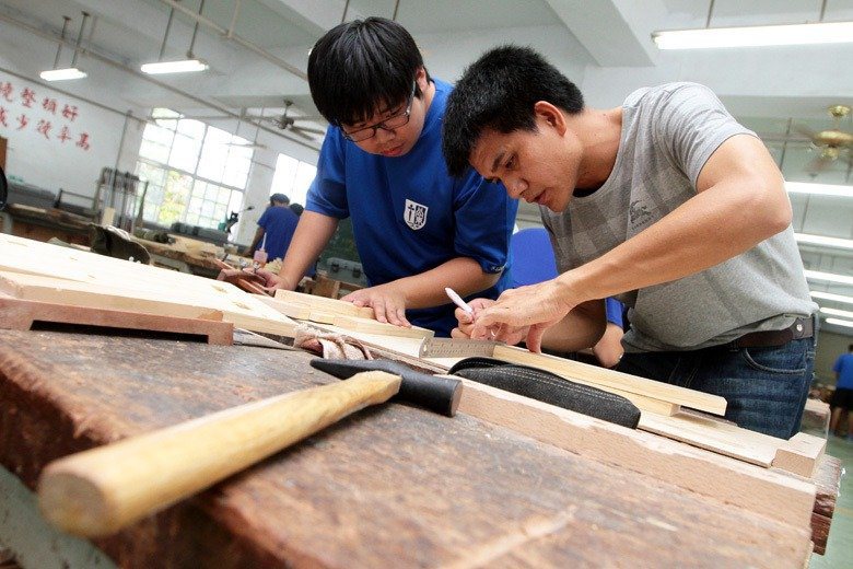 以培訓木工國手聞名、設校60年的台東公東高工因財務狀況惡化，遭教育部列為專輔學校。本報資料照片。
