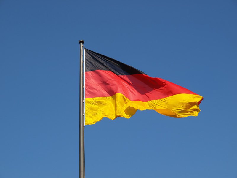德國政府周二（5月9日）提交了一份自決法草案。如果該法律草案獲得通過，德國人將更容易合法地更改姓名和性別。情境示意圖。圖／Ingimage