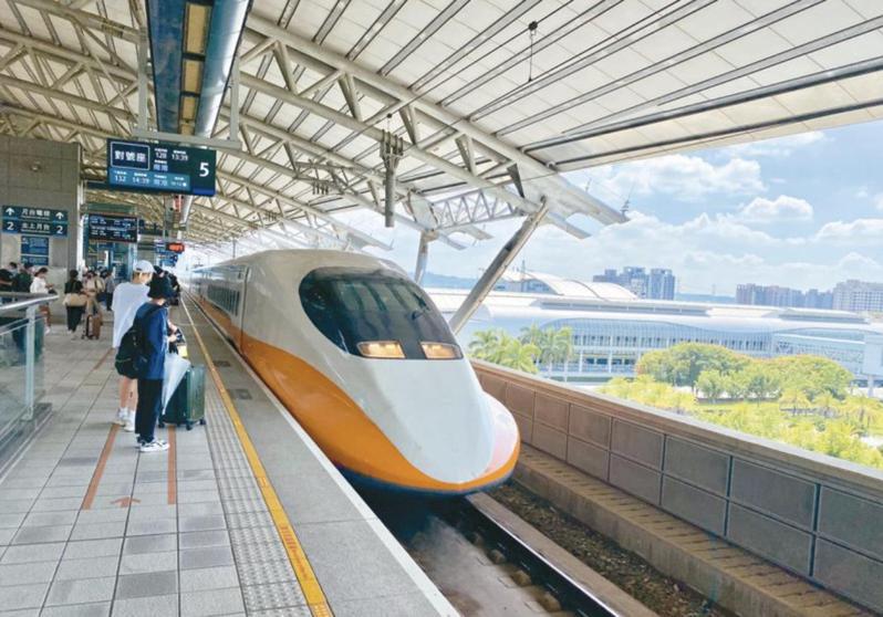 台灣高鐵規畫為期6天端午節假期疏運，6月21日至6月26日期間加開164班次列車（南下81班、北上83班）。各車次列車自5月24日凌晨零時起開放購票。圖／本報資料照片