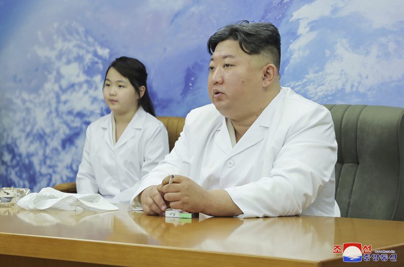 北韓領導人金正恩近日頻頻帶次女金主愛出席公開活動。美聯社