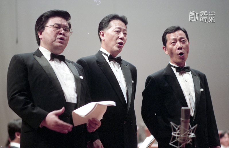 「鄧雨賢作品音樂會」14、15兩日在國家音樂廳登場，圖為「原野三重唱」演唱景況。圖／聯合報系資料照（1992/07/14 本報記者攝影）