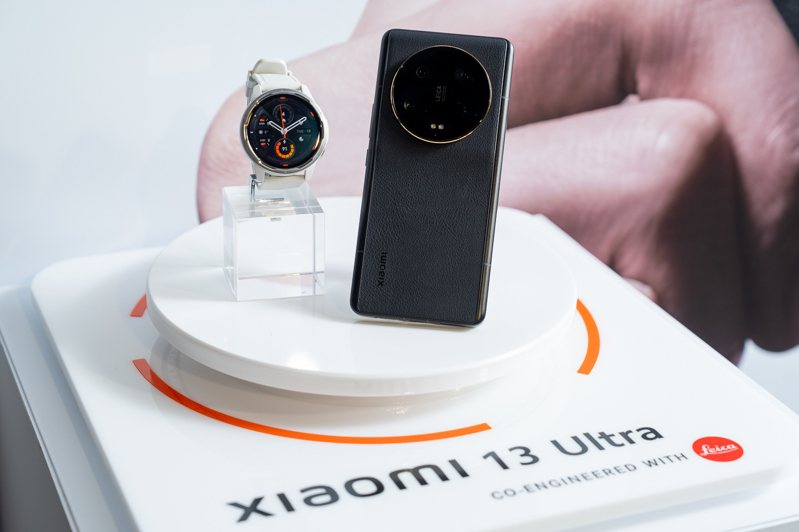 Xiaomi 13 Ultra 12GB+512GB版本售價36,888元，於6月25日前購買即贈Xiaomi Watch S1 Active白色，數量有限，送完為止。圖／小米台灣提供