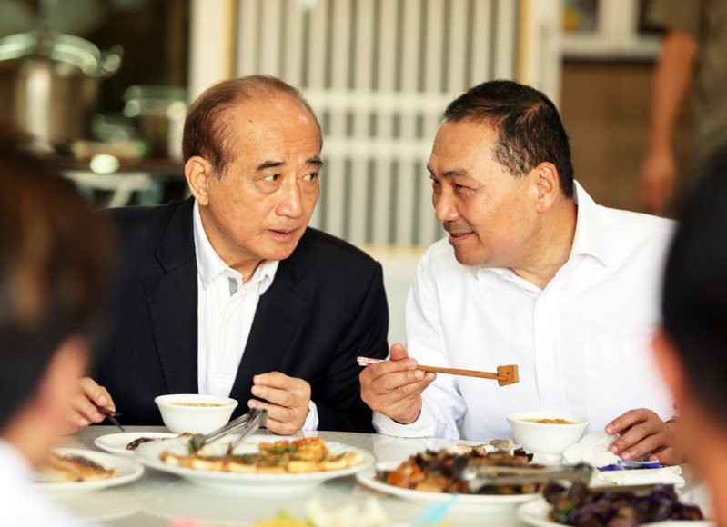 前立法院長王金平（左）、國民黨總統參選人侯友宜（右）。聯合報系資料照／記者王昭月攝影