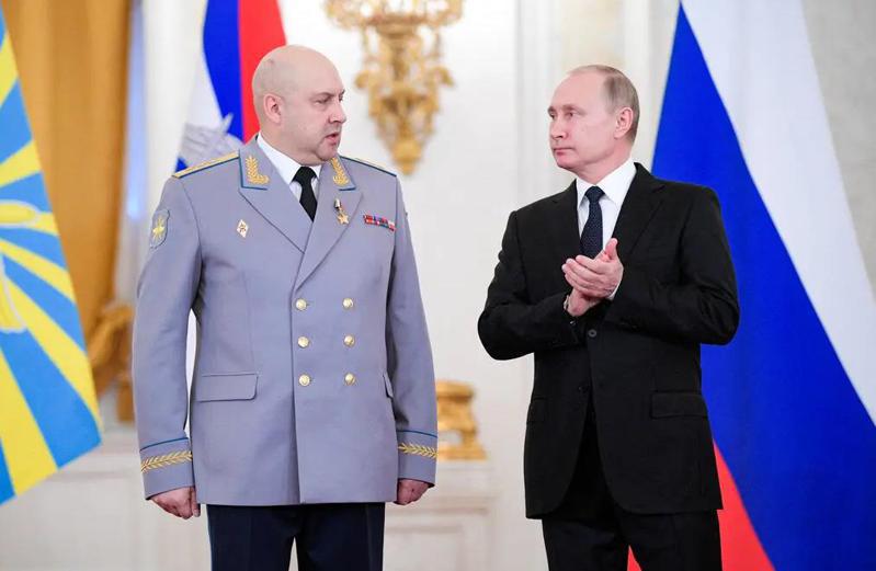 有「末日將軍」之稱的俄羅斯前駐烏克蘭最高指揮官蘇洛維金（左）可能早就知道瓦格納集團首腦普里格津的兵變計畫。 路透資料照片