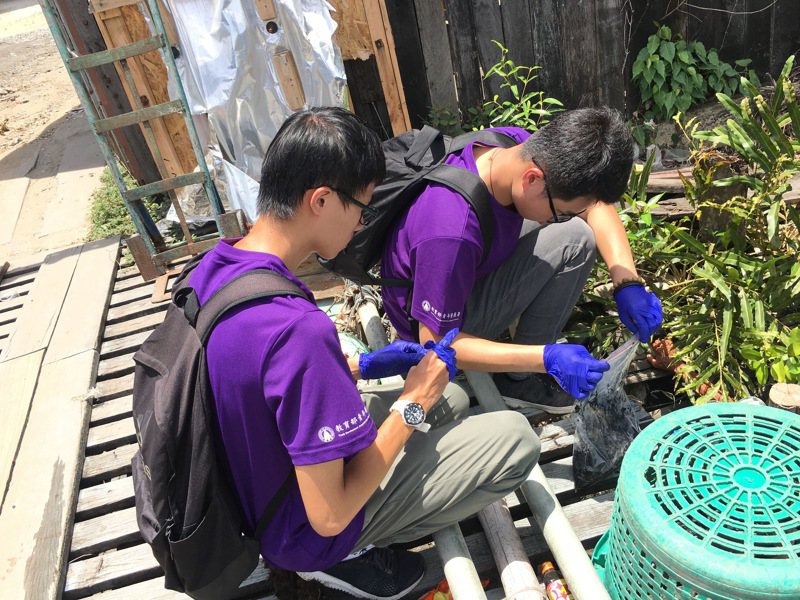 嘉南藥理大學環境資源管理系學生到泰國協助環境調查、改善汙染。圖／校方提供