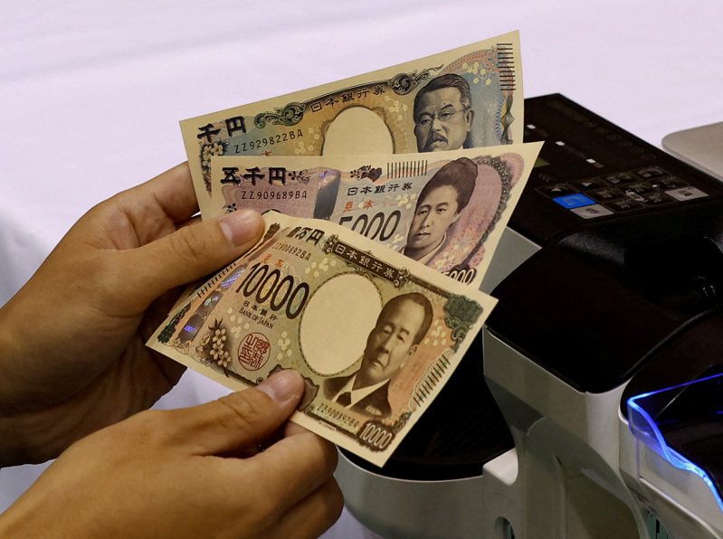 日圓匯率連創新低，掀起民眾換匯狂潮。路透