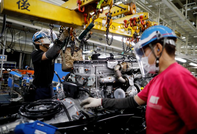 日本6月製造業採購經理人指數（PMI）中產出和新訂單均回落到萎縮領域，企業信心改善帶動的反彈只維持一個月。路透