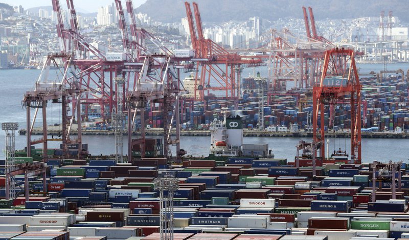 南韓智庫3日表示，自2012年美韓自由貿易協定（KORUS FTA）生效以來，南韓過去十年對美出口額每年平均增加超過5%，出口總額則平均增加1.5%。美聯社