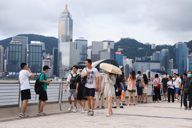 香港6月PMI降至50.3，連續四個月下滑，增長動能續減弱。（中通社）
