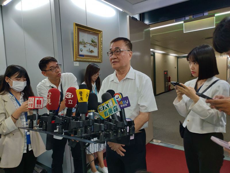 台北市副市長李四川今受訪表示，大巨蛋議題他沒有「嗆」的用意，柯文哲要對後入座，他也沒有辦法。記者林麗玉／攝影
