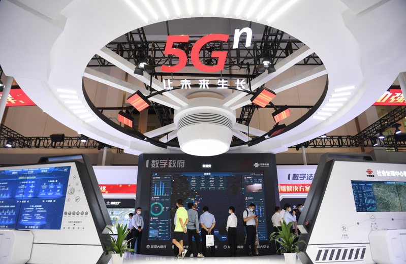 全球5G用戶達到11.5億，中國大陸佔58%，5G呈現全球快速發展態勢。圖為2022世界數字經濟大會暨第十二屆智慧城市與智能經濟博覽會在浙江寧波舉行。（中新社）