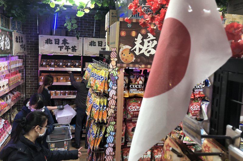 大陸海關總署7日宣布，禁止進口日本福島等10個縣（都）食品，應為對日本政府預計今夏排放福島核廢水入海的反制措施。圖中非福島食品，僅為示意圖。（本報系資料照片）