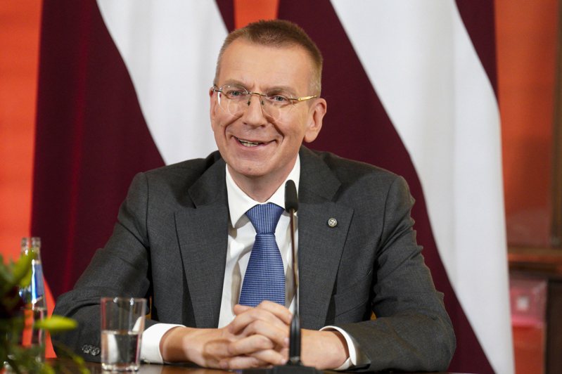 拉脫維亞總統當選人林克維奇斯（Edgars Rinkevics）正式宣誓就職。  圖／美聯社資料照片