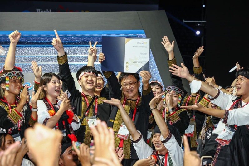 尼布恩合唱團拿下2023世界合唱大賽有伴奏民謠公開組金牌。圖／尼布恩合唱團提供