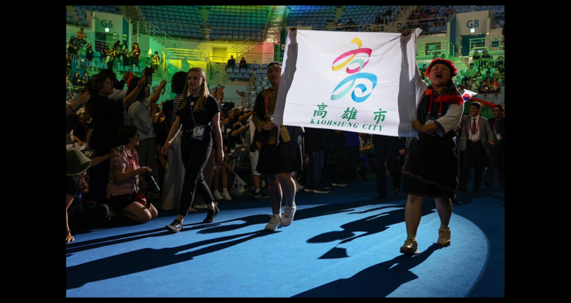 高雄市寶來國中與尼布恩合唱團，參加韓國「2023第12屆世界合唱大賽」，以動人的歌聲唱出生命的感動，分獲「冠軍組」與「公開組」金牌。圖／寶來國中提供