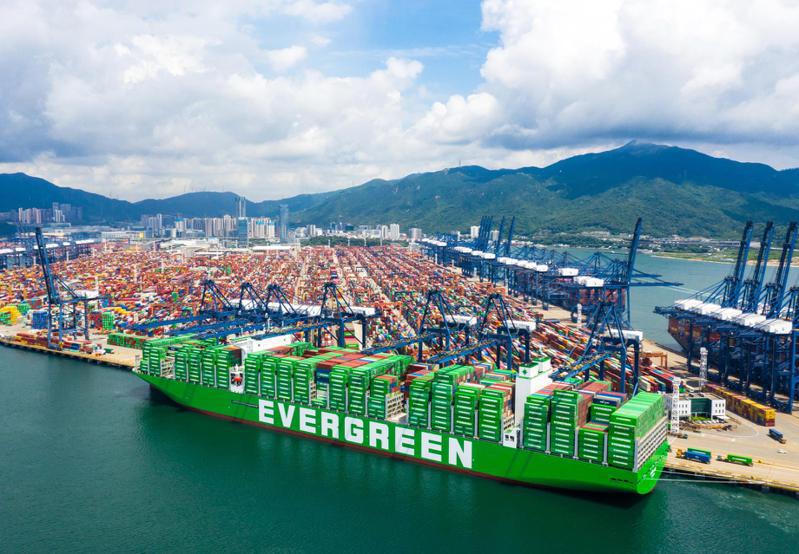 南韓媒體報導，南韓三星重工已贏得長榮海運價值3.96兆韓元的大單，將打造16艘以甲醇驅動的貨櫃輪。（聯合報系資料庫）