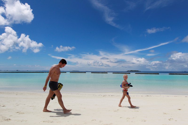 馬爾地夫是熱門的度假和蜜月勝地。但這個整年豔陽高照、被蔚藍海水環抱的島國，還有著不為人知的另一面。路透