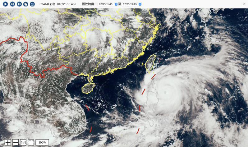 大陸中央氣象台25日13時45分的衛星雲圖顯示，杜蘇芮正來勢洶洶朝台灣逼近。（截圖自大陸中央氣象台官網）