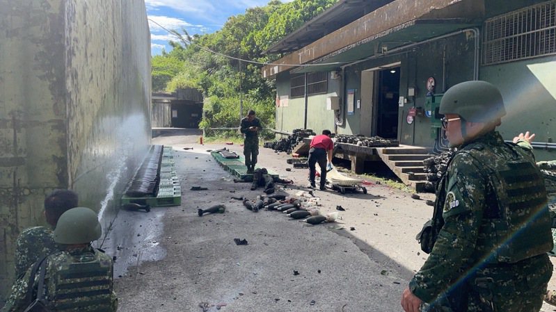 陸軍設在基隆的彈藥庫昨天發生迫擊砲彈爆炸，造成2名士官重傷，7名士兵輕傷。記者邱瑞杰／翻攝