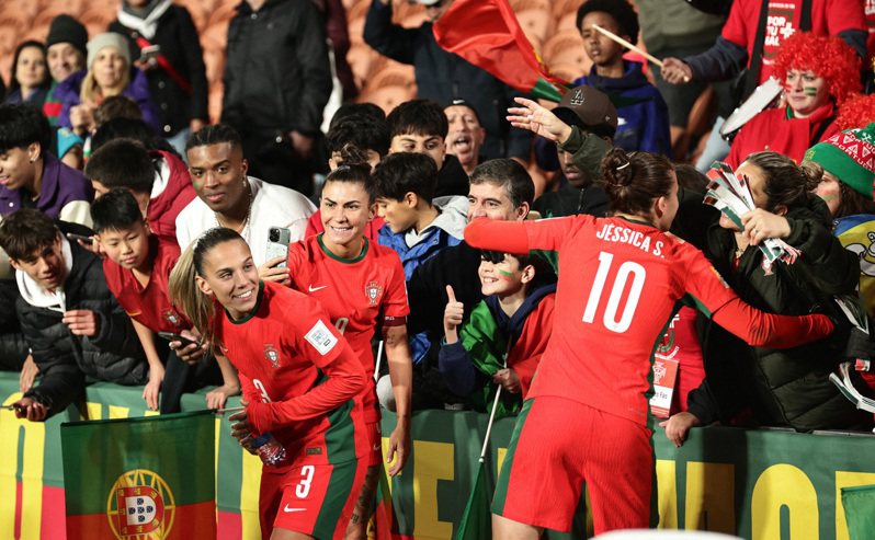 葡萄牙以2比0擊敗同為首次進入會內賽的越南，拿下女足世界盃首勝。 路透社