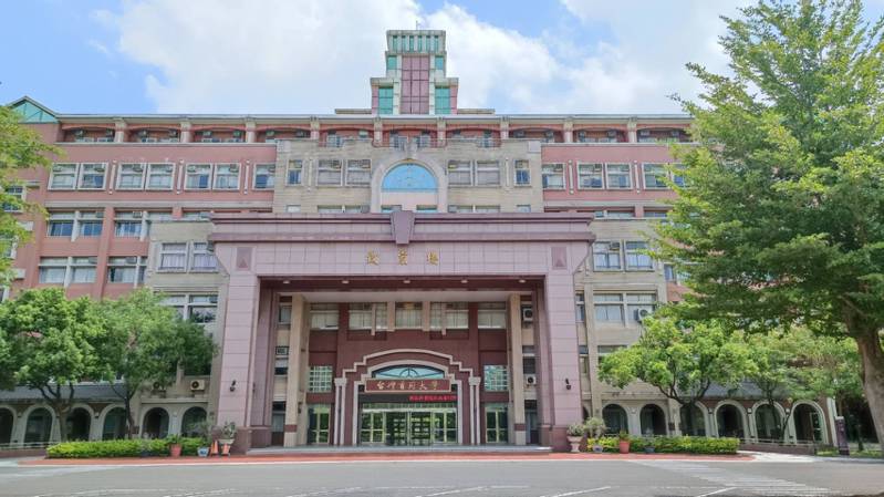 本月底停辦退場的台灣首府大學， 大片校區及建物如何利用地方關切，最新傳出環保局也是選項之一。記者謝進盛／攝影