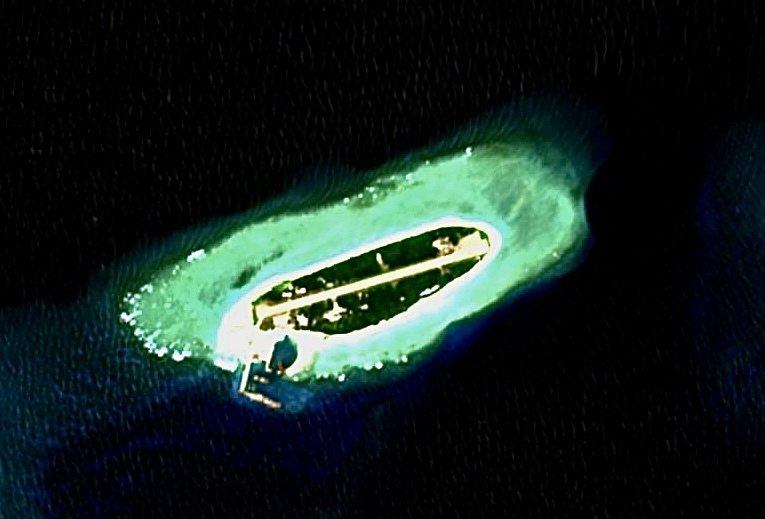 S2A衛星本（八）月最新南沙太平島衛星偵照。圖/Steve Jiau張貼於臉書海軍艦隊風雲粉專；來源：S2A衛星影像 洪哲政