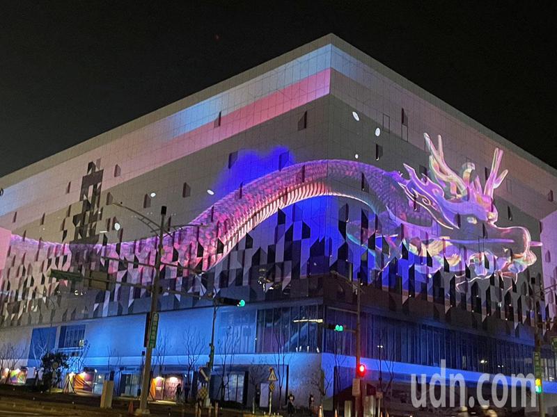 世客博台灣館台灣最大的立體光雕秀8分鐘啟動，未來66天展期帶來美不勝收的視覺饗宴。記者曾增勳／攝影