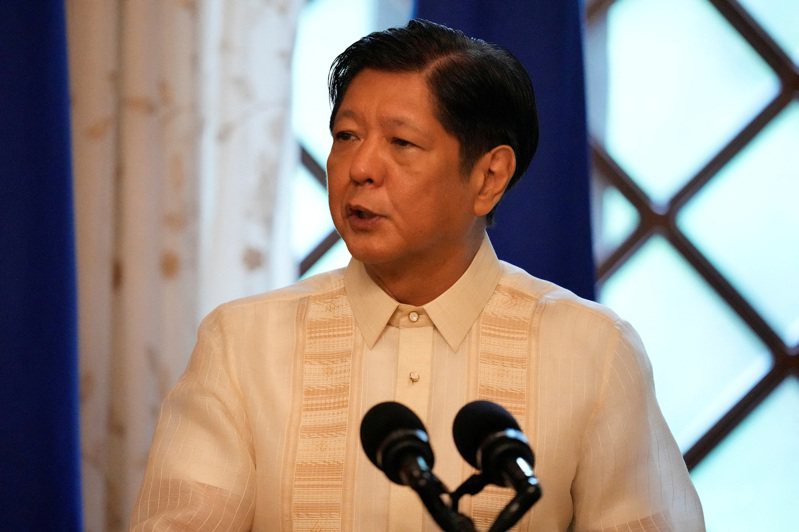 菲律賓總統小馬可仕（Ferdinand Marcos Jr.）稍早曾對媒體表示，他將在東協峰會期間中「促進討論」中國新版地圖問題，多名專家也認為峰會上將討論相關議題。 路透社