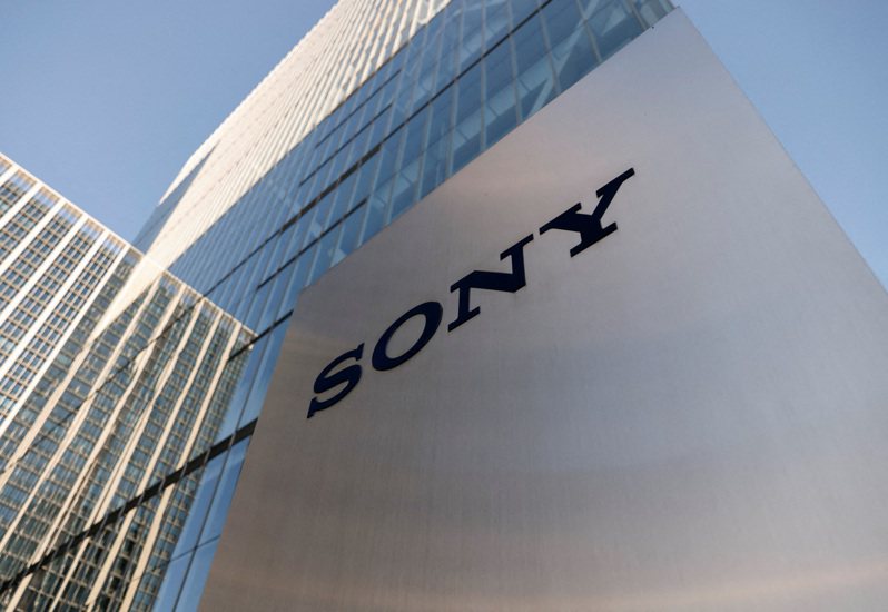 Sony東京總部外的招牌。路透