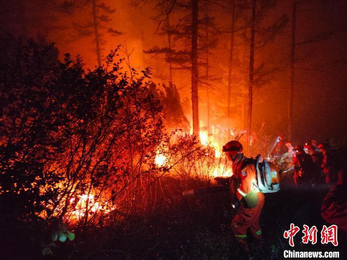 大陸近期天災不斷，內蒙古大興安嶺森林發生多宗火災，動員5000人滅火。（取自中新網）