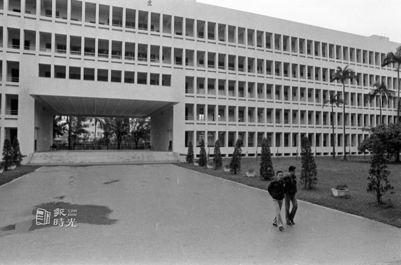 師大附中原本為「台灣省立台北第三中學」，在1947年更名為「台灣省立師範學院附屬中學」，做為師範大學培育師資之用。聯合報系資料照（1980/03/27 本報記者攝影）