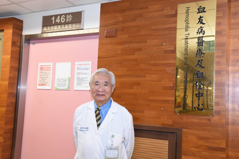 台灣血友病之父、台大醫學院名譽教授沈銘鏡曾表示，希望TTP病患納入罕病照顧。圖／沈銘鏡提供
