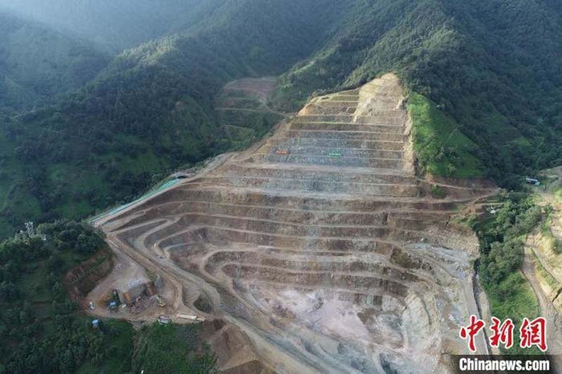 中國目前是世界唯一具有完整稀土產業鏈的國家。圖為四川稀土礦礦山。 取自中新社