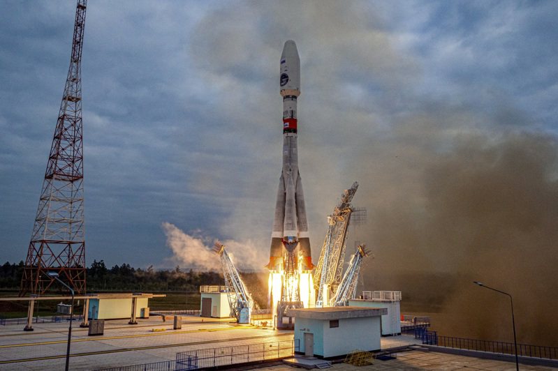 俄羅斯聯邦太空總署（Roscosmos）今天表示，「月球25號」（Luna-25）探測器在登月前的飛行期間出現「緊急」狀況。 美聯社